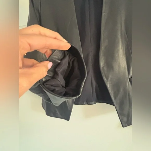 ✨Theory “Lynnia” Lamb Leather Blazer in Navy✨ - Picture 4 of 8